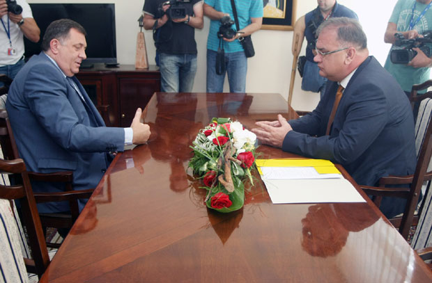 Ватрено пролеће донело варнице